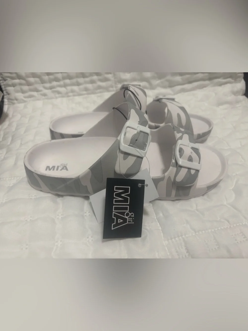 NEW MIA Women's Grey & White camouflage Sandals Sz 9 NWT Waterproof